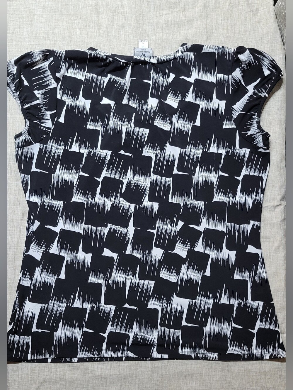Worthington Black and White Abstract Cap-Sleeve Top